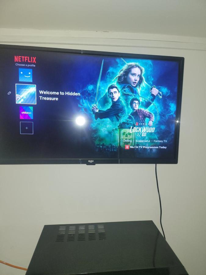 Hidden Treasure-Netflix And Wi-Fi-Basement Flat Apartment Gillingham  Exterior photo